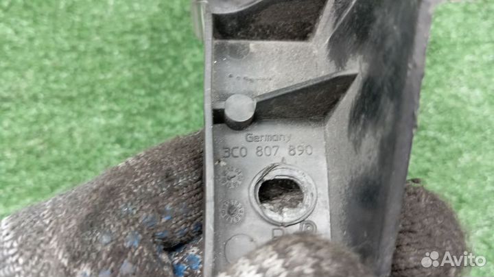 Крепление бампера Volkswagen Passat Правое Передне