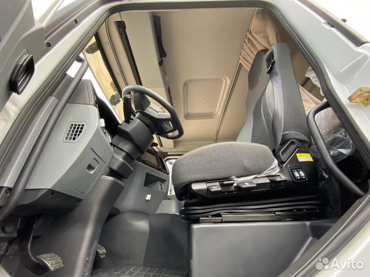 Shacman (Shaanxi) SX42584V385, 2024