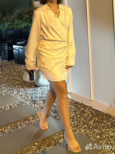 Платьк молочное zara