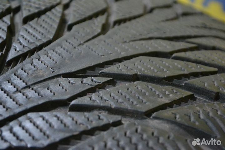 Nokian Tyres Hakkapeliitta R2 225/50 R17