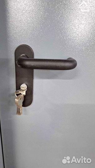 Люк металлический с замком