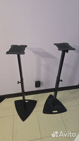 Подставка под колонки