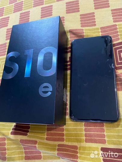 Телефон samsung s10e