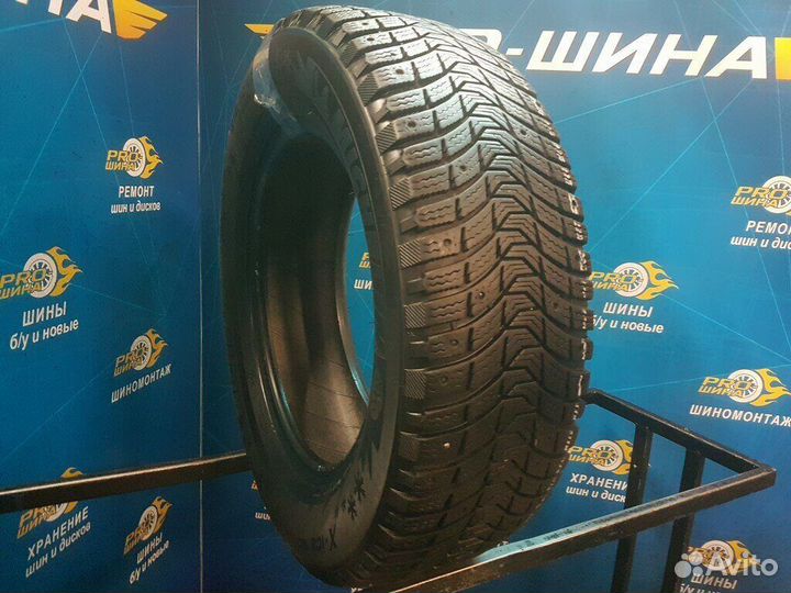 Michelin X-Ice North 3 215/65 R16