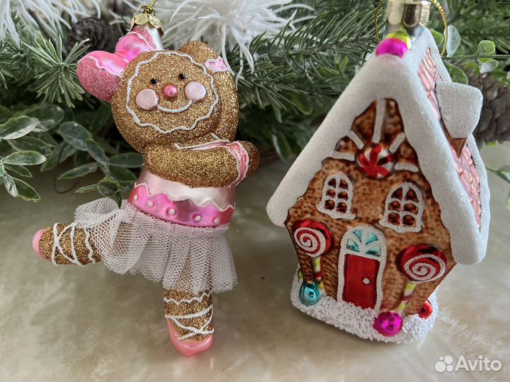 Набор новых елочных игрушек