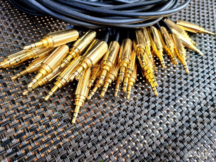 Mcintosh data control cable