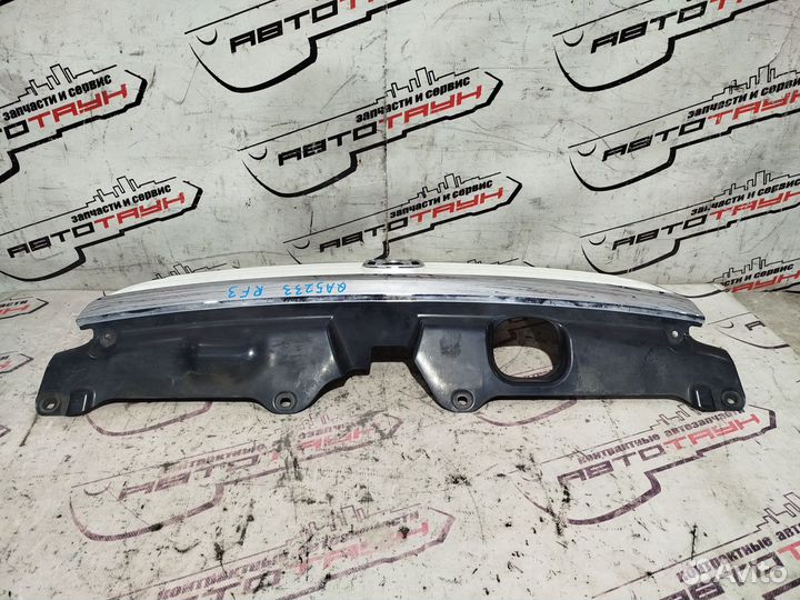 Решетка радиатора honda stepwgn RF3 RF4 полоски 1 модель 71121S7S003ZE QA5233