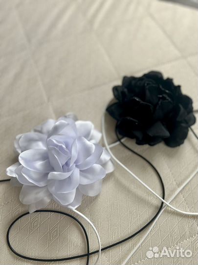 Чокер цветок черный и белый