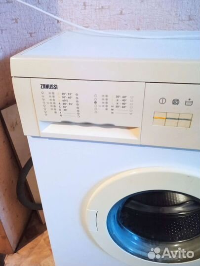 Стиральная машина на запчасти zanussi