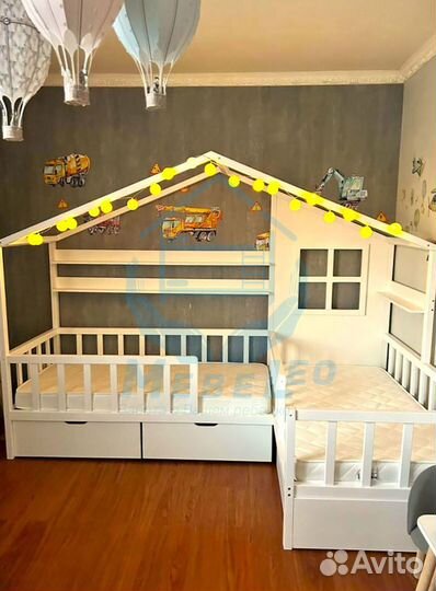Двухъярусная кровать