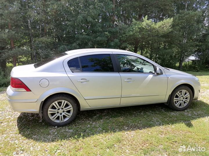 Opel Astra 1.6 AMT, 2011, 106 000 км
