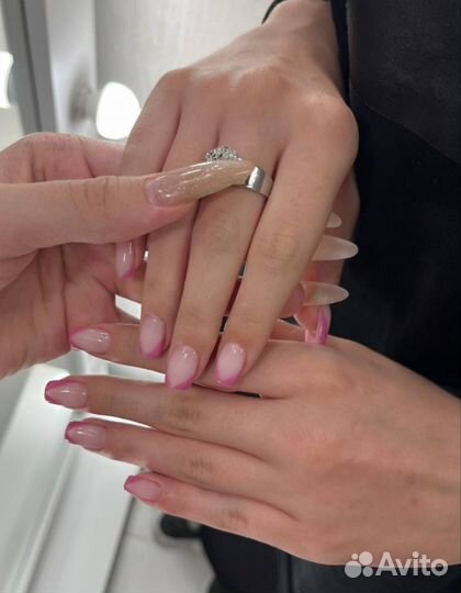 Нужна модель на маникюр