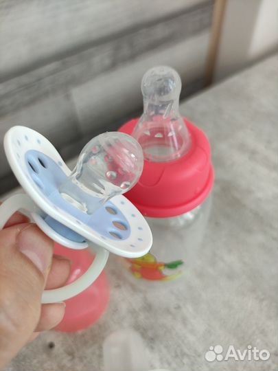 Бутылочка и соска новая