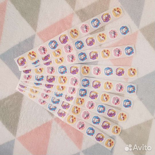 90 наклеек с единорожками