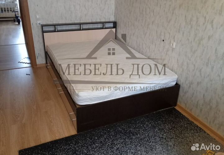 Кровать с матрасом