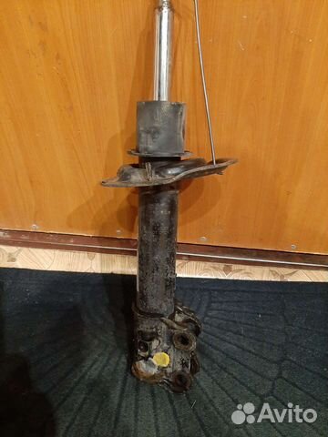 Стойка передняя левая