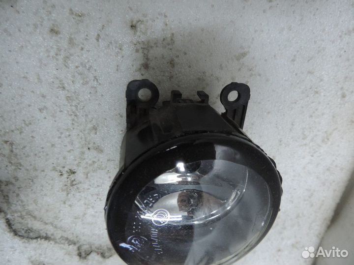 Фара противотуманная передняя Renault Duster 2010