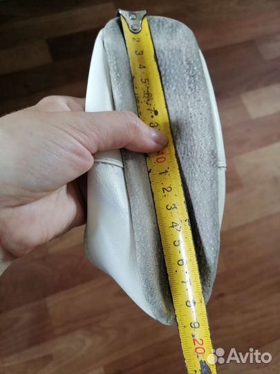 Белые чешки и капроновые белые колготки