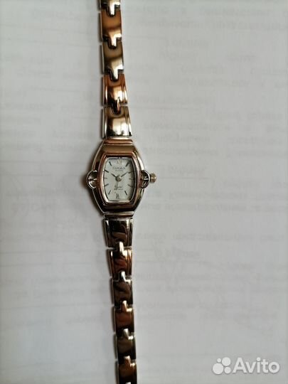 Часы наручные женские новые