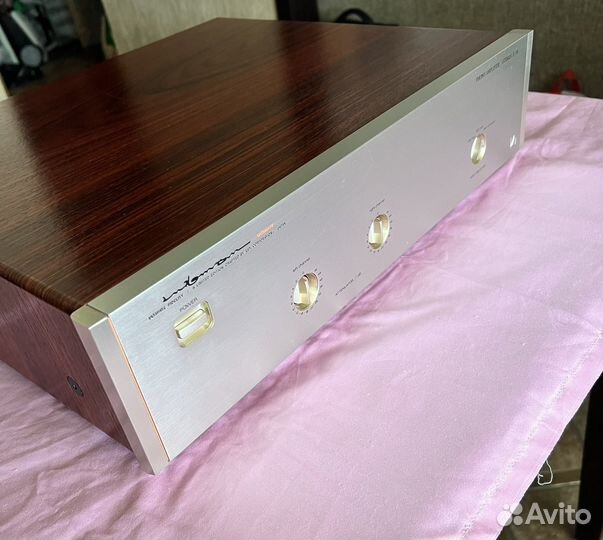 Фоно Усилитель Luxman - E 06