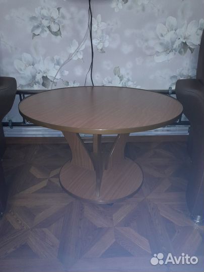 Журнальный столик