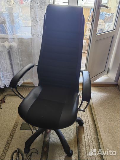 Компьютерное кресло бу кожзам