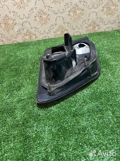 Фонарь задний правый Nissan Maxima A33 2002