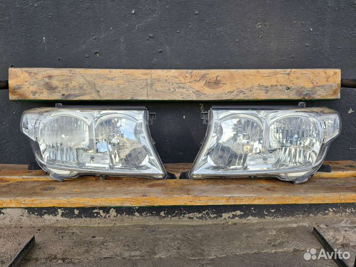 Фары toyota land cruiser 200
