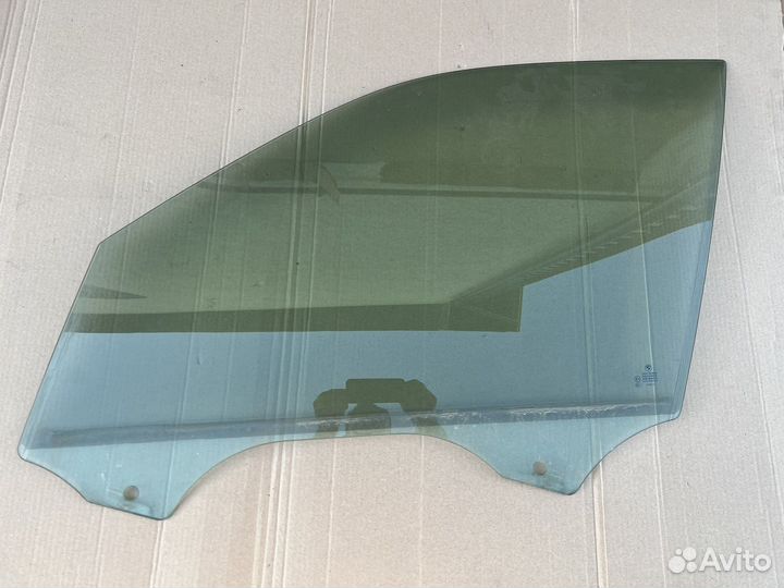 Стекло передней левой двери Bmw X5 E70