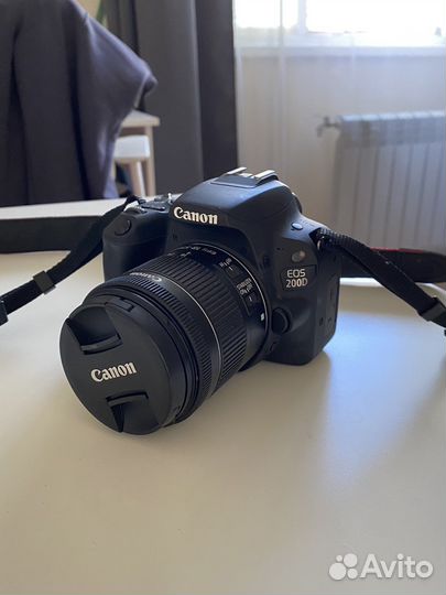 Зеркальный фотоаппарат canon 200d