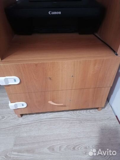 Компьютерный стол