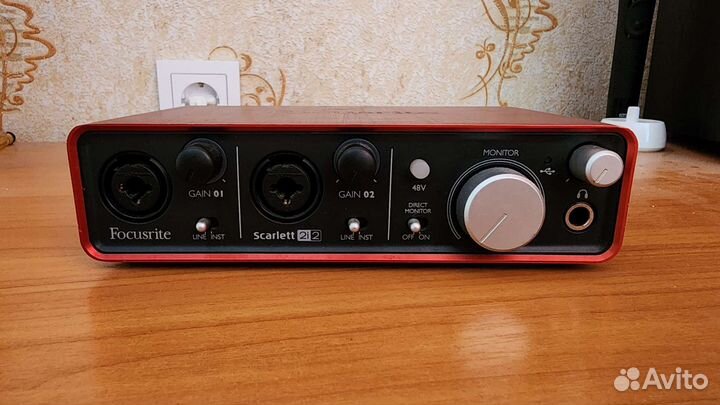 Внешняя звуковая карта focusrite 2i2