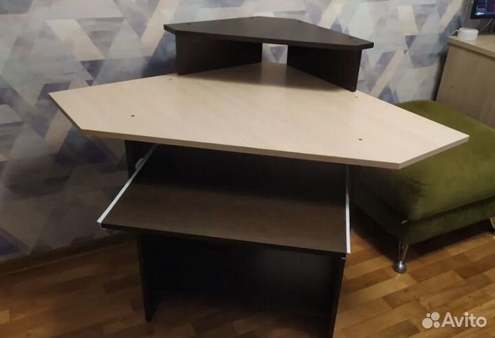 Компьютерный стол