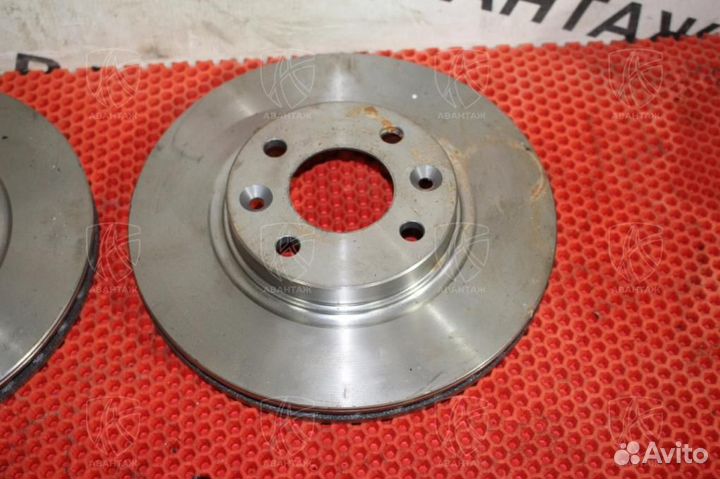Передние тормозные диски Renault Logan 2