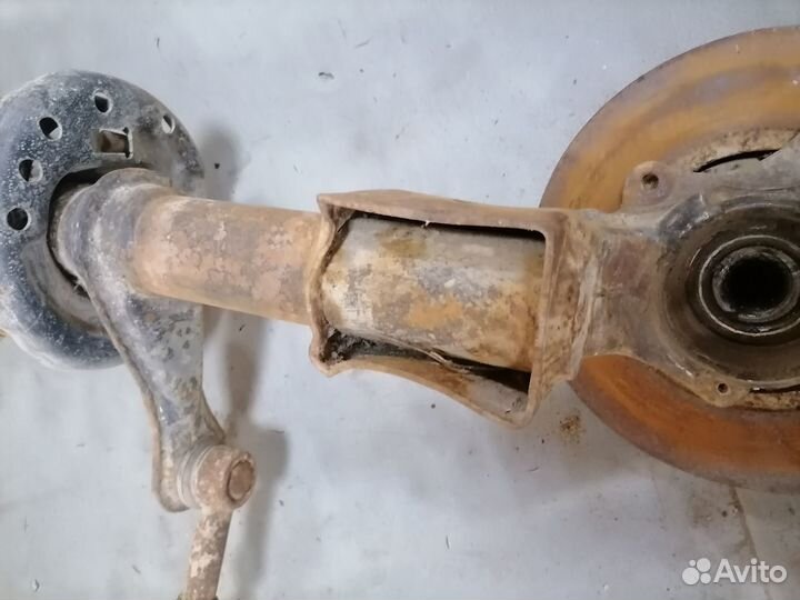 Cтойка амортизат.перед лев.Audi 80 B2 1.6 DT 1985