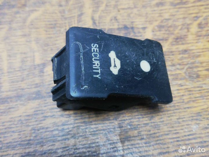 Кнопка блок Джили Эмгранд EC-7