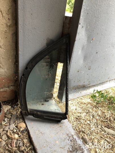 Стекло форточка задней левой двери Honda Civic EK3