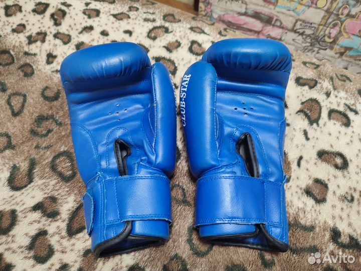 Боксерские перчатки