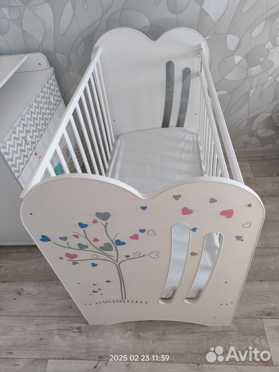 Детская кроватка