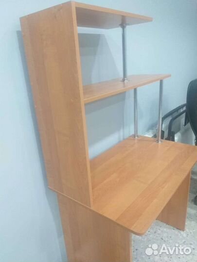 Продам компьютерный стол