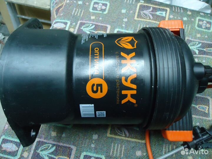 Садовый опрыскиватель Жук