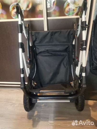 Коляска 3 в 1 с автолюлькой