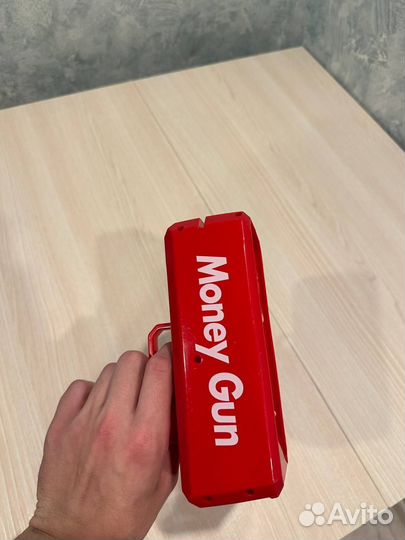 Деньгомет пистолет для денег для подарка