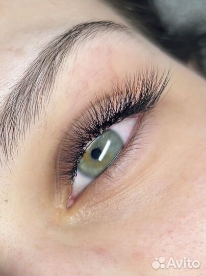 Наращивание ресниц видное