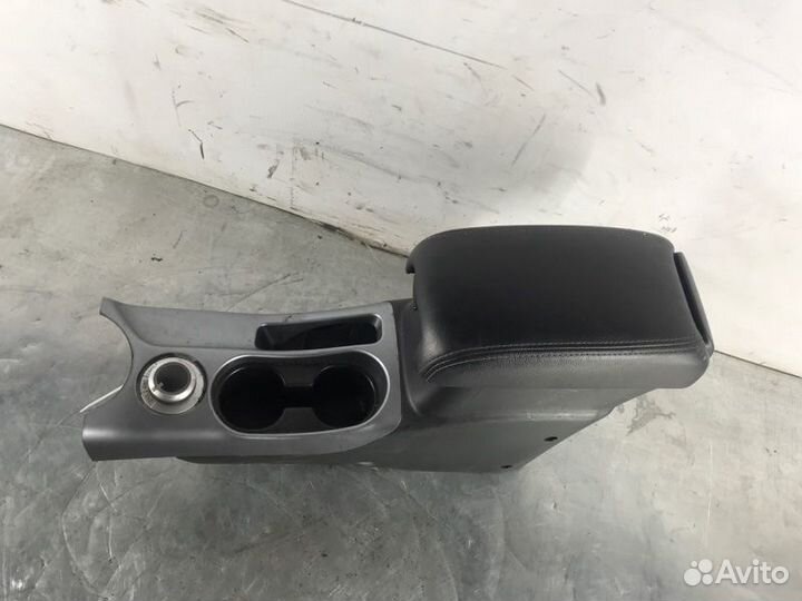 Подлокотник передний Peugeot 4007 2007-2012