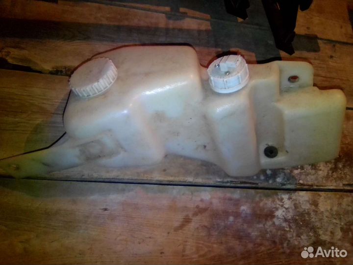 Бачок омывателя ваз2110