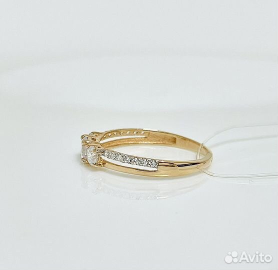 Золотое кольцо с фианитами
