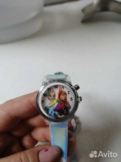 Часы с подсветкой Эльза холодное сердце