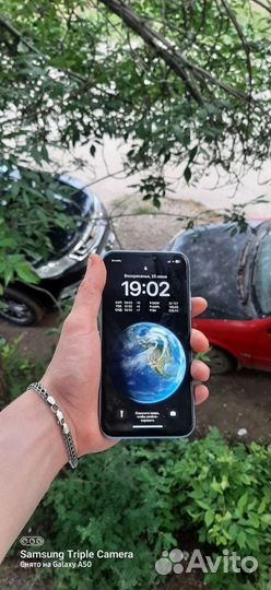 Телефон iPhone хр