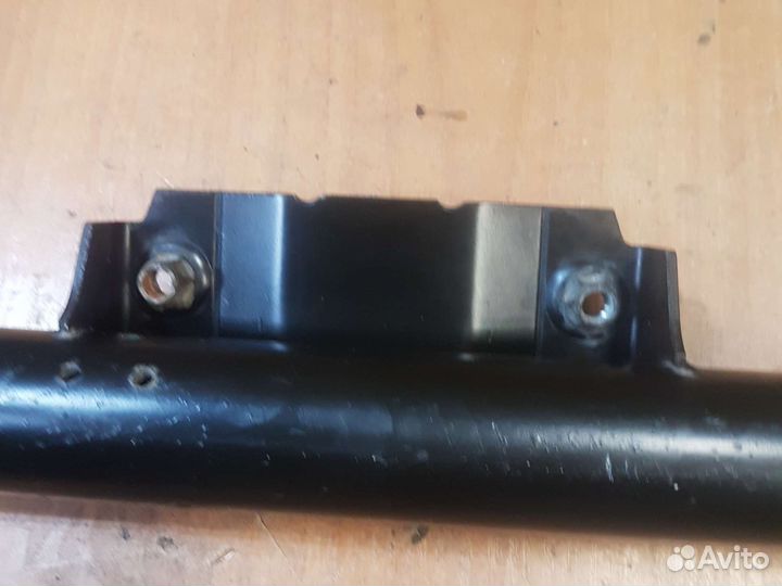 Балка подрадиаторная audi 100 A6 C4